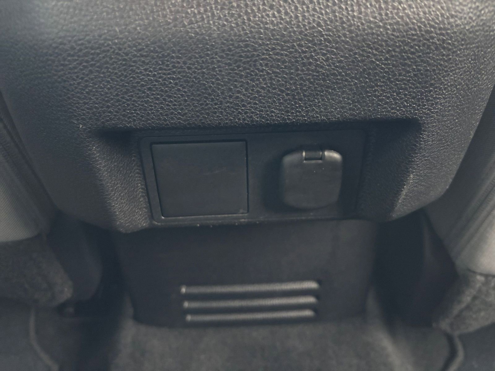 Used 2025 Toyota Tacoma SR image 23