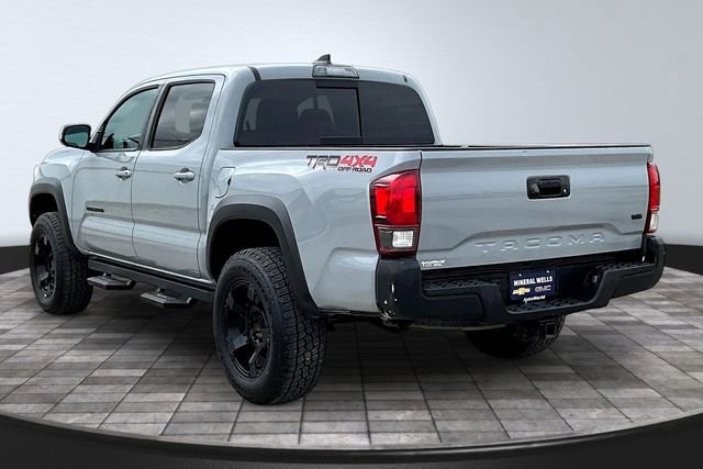 Used 2019 Toyota Tacoma TRD Off-Road AWD/4WD image 5