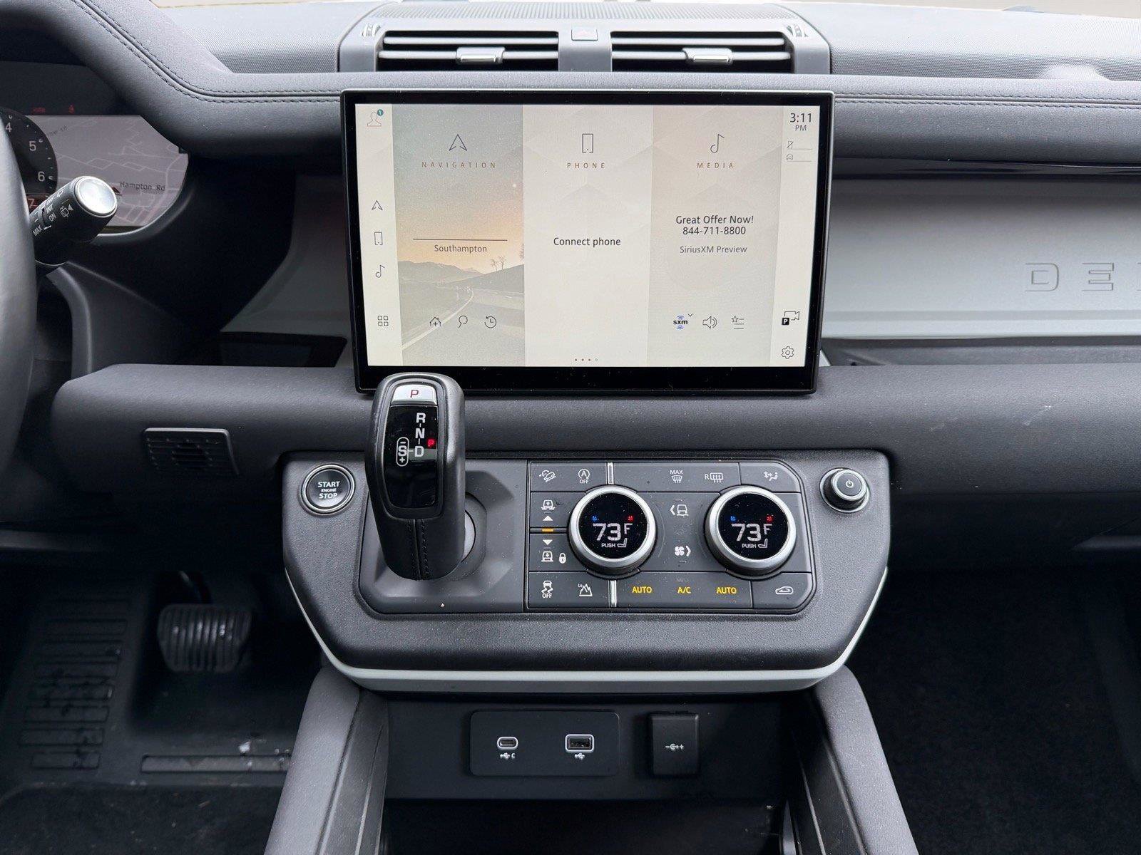 Used 2023 Land Rover Defender 130 SE image 22