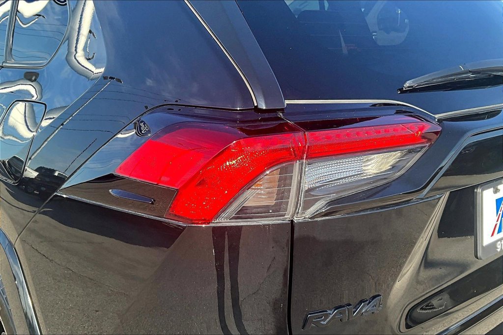 Used 2024 Toyota RAV4 SE AWD/4WD image 32