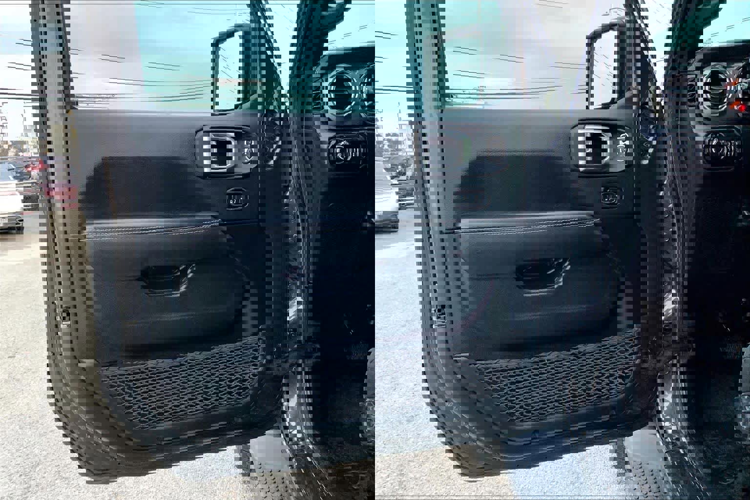 Used 2022 Jeep Wrangler Unlimited Sahara image 21