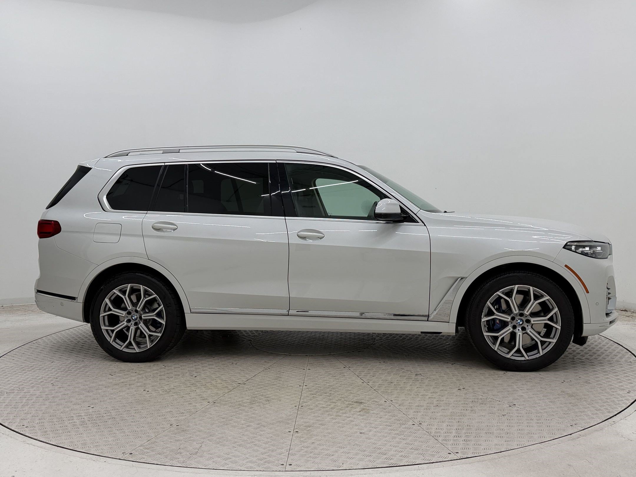 Used 2020 BMW X7 xDrive40i w/ Premium Package AWD/4WD image 8