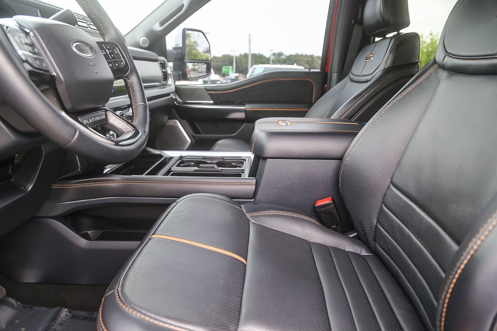 Used 2024 Ford F350 Platinum w/ FX4 Off-Road Package image 17