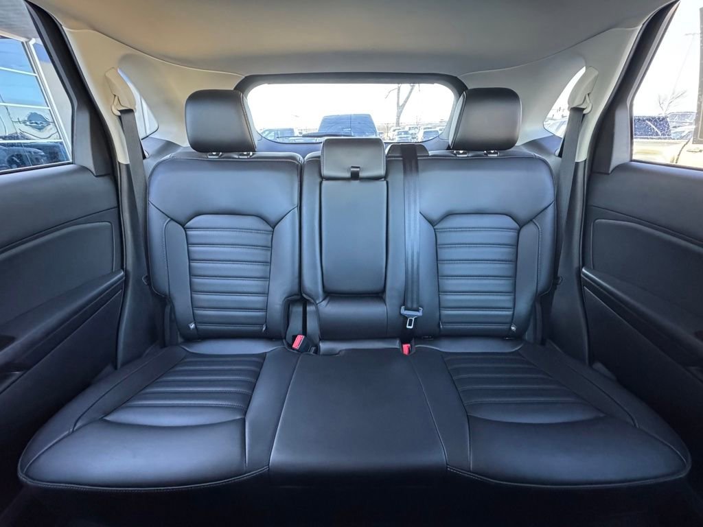 Used 2019 Ford Edge SEL w/ Equipment Group 201A image 29