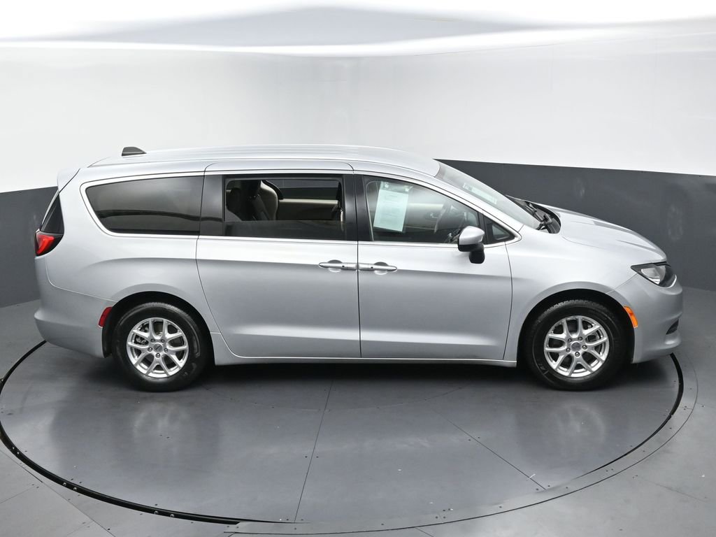 Used 2022 Chrysler Voyager LX FWD image 44