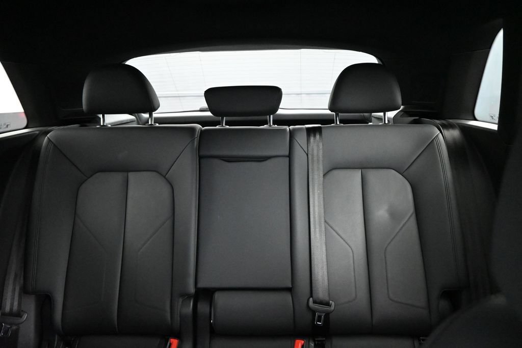 Certified 2025 Audi Q3 2.0T Premium AWD/4WD image 17