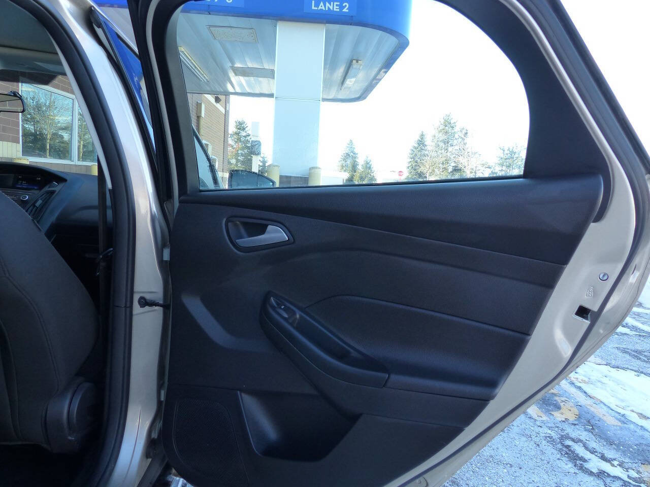 Used 2017 Ford Focus SE FWD image 39