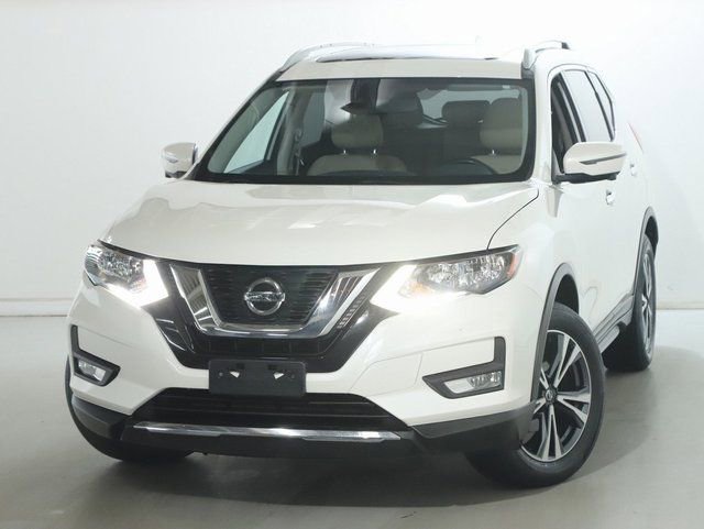Used 2020 Nissan Rogue SV w/ Sun & Sound Touring Package image 3