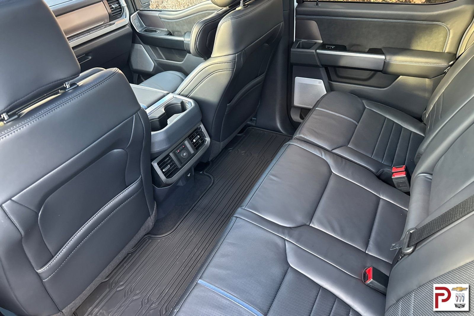 Used 2026 Ford F450 Platinum w/ FX4 Off-Road Package image 14