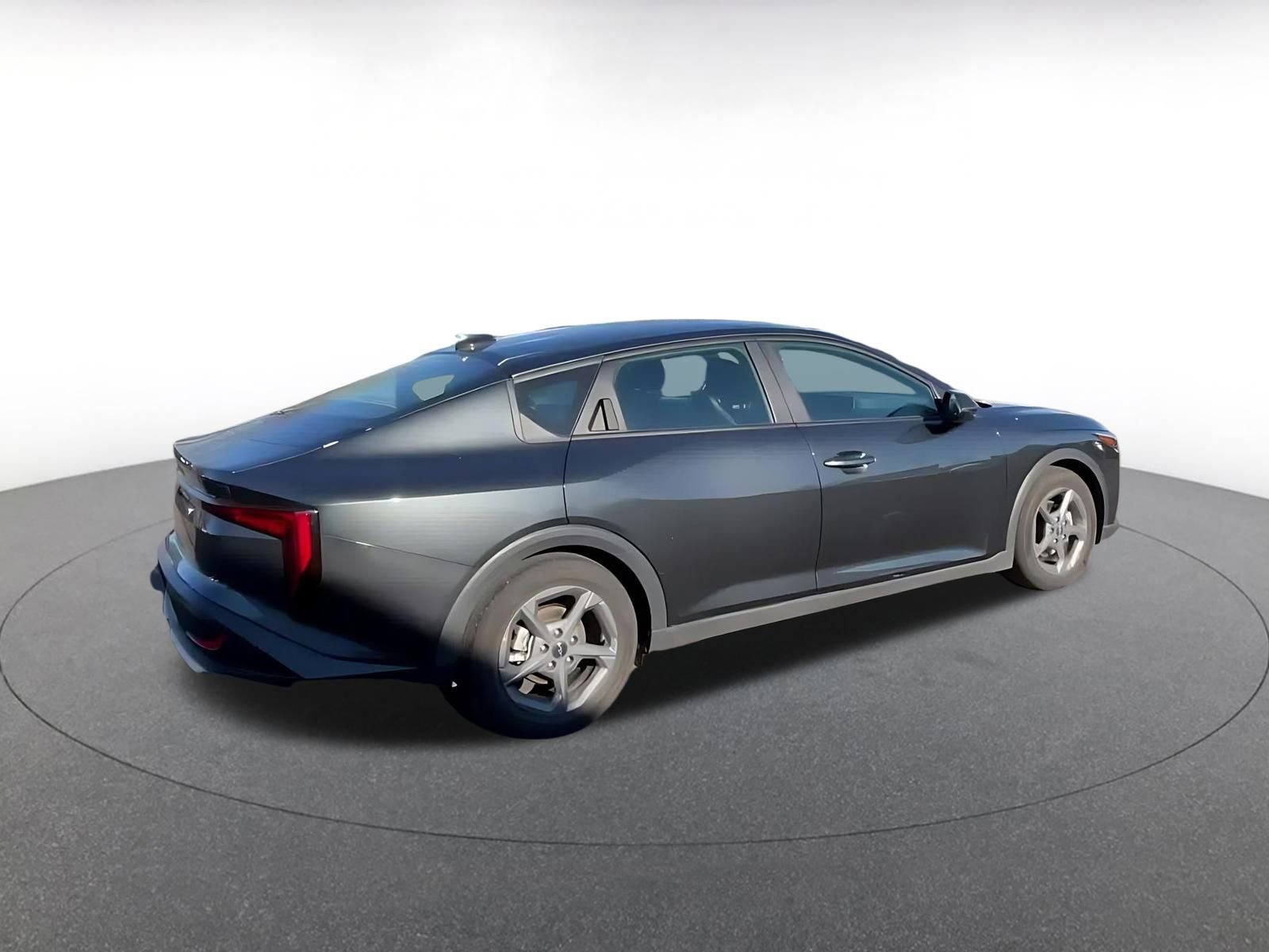 Used 2025 Kia K4 LXS image 12