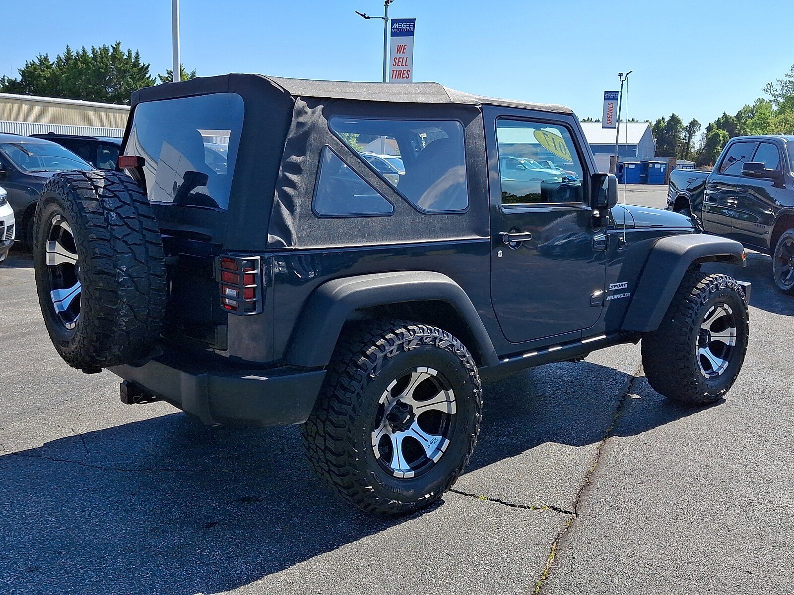 Used 2017 Jeep Wrangler Sport w/ Quick Order Package 24S AWD/4WD image 6