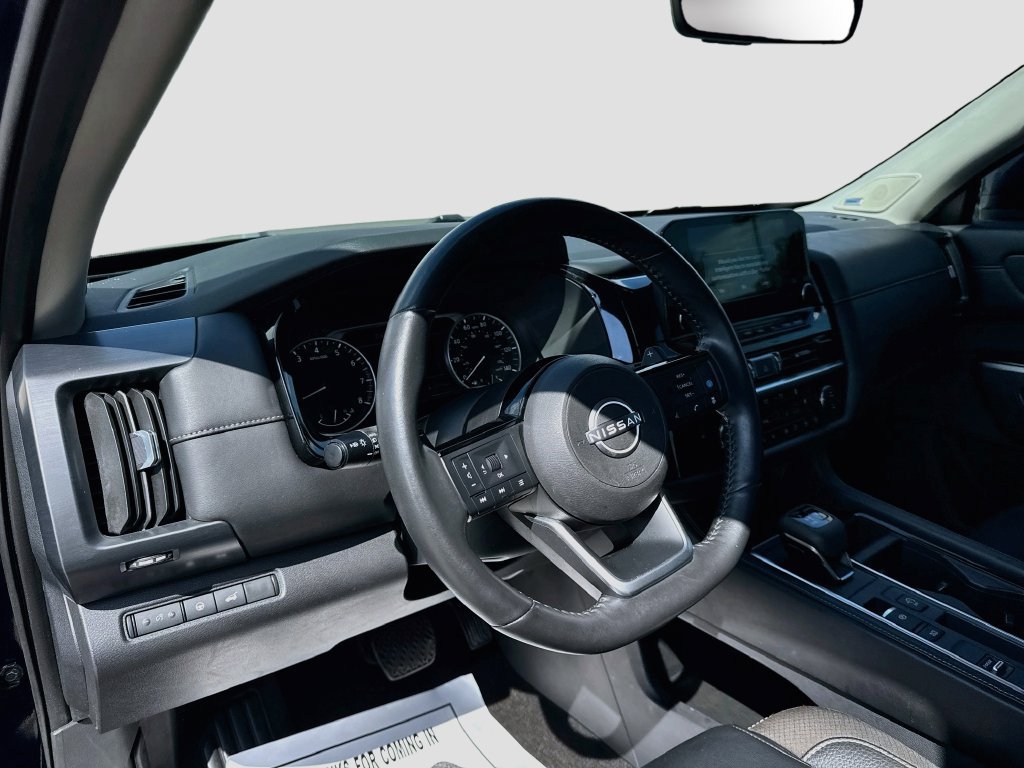Used 2024 Nissan Pathfinder SL w/ SL Premium Package FWD image 10