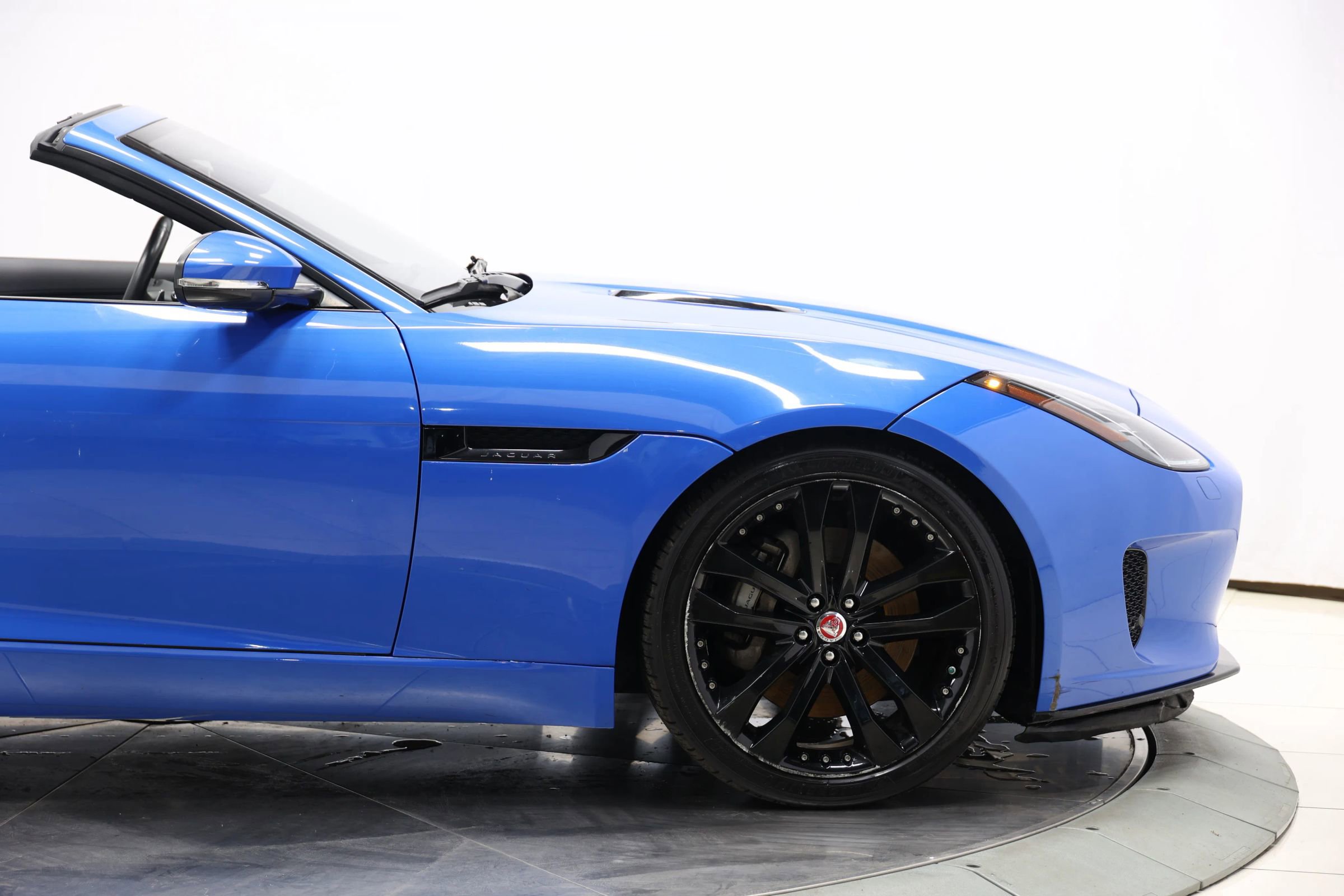 Used 2020 Jaguar F-TYPE Convertible image 50