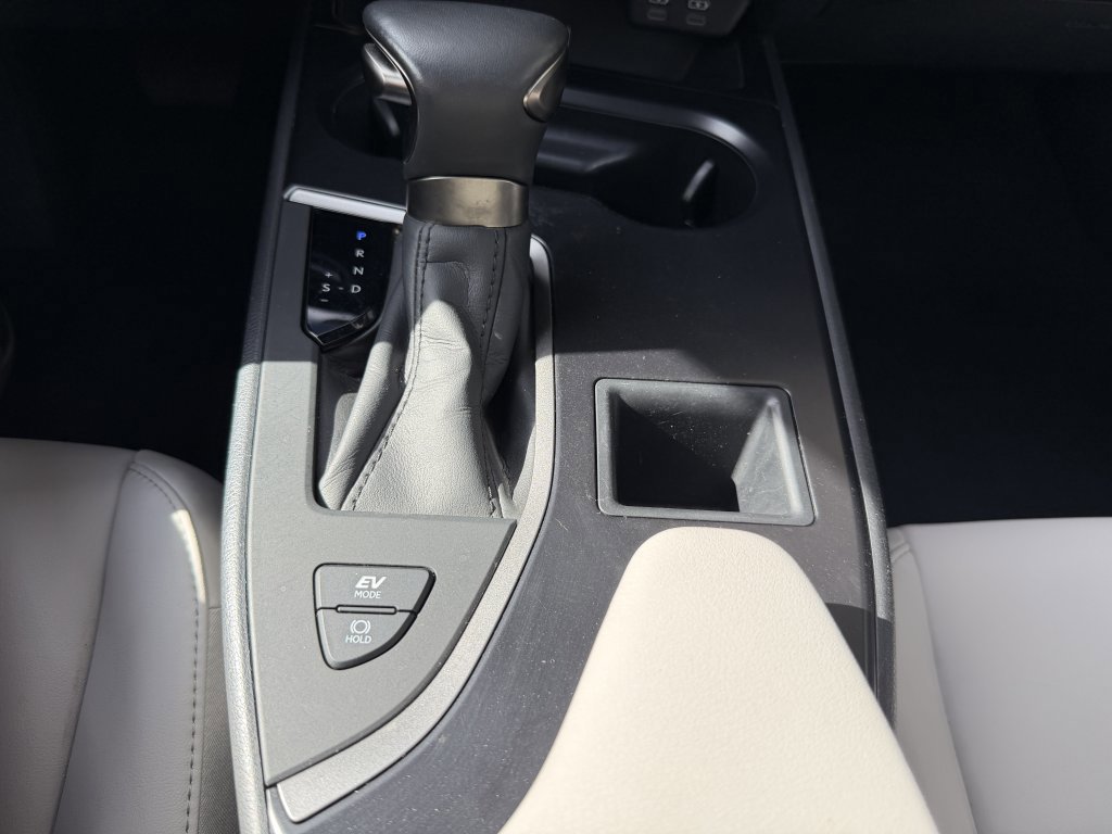 Used 2024 Lexus UX 250h FWD image 23