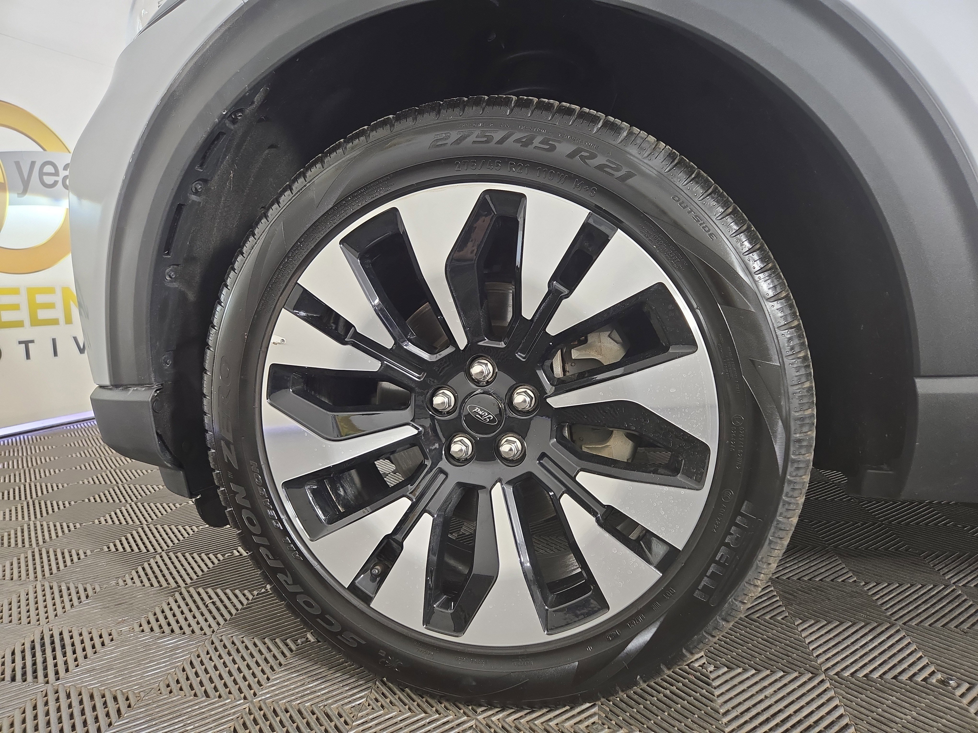 Used 2025 Ford Explorer Platinum w/ LUX Leather Package AWD/4WD image 35