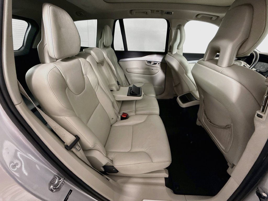 Used 2017 Volvo XC90 T5 Momentum w/ Vision Package FWD image 25