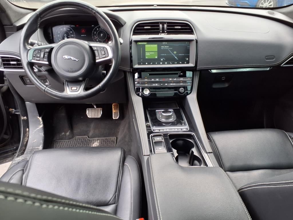 Used 2019 Jaguar F-PACE R-Sport AWD/4WD image 13