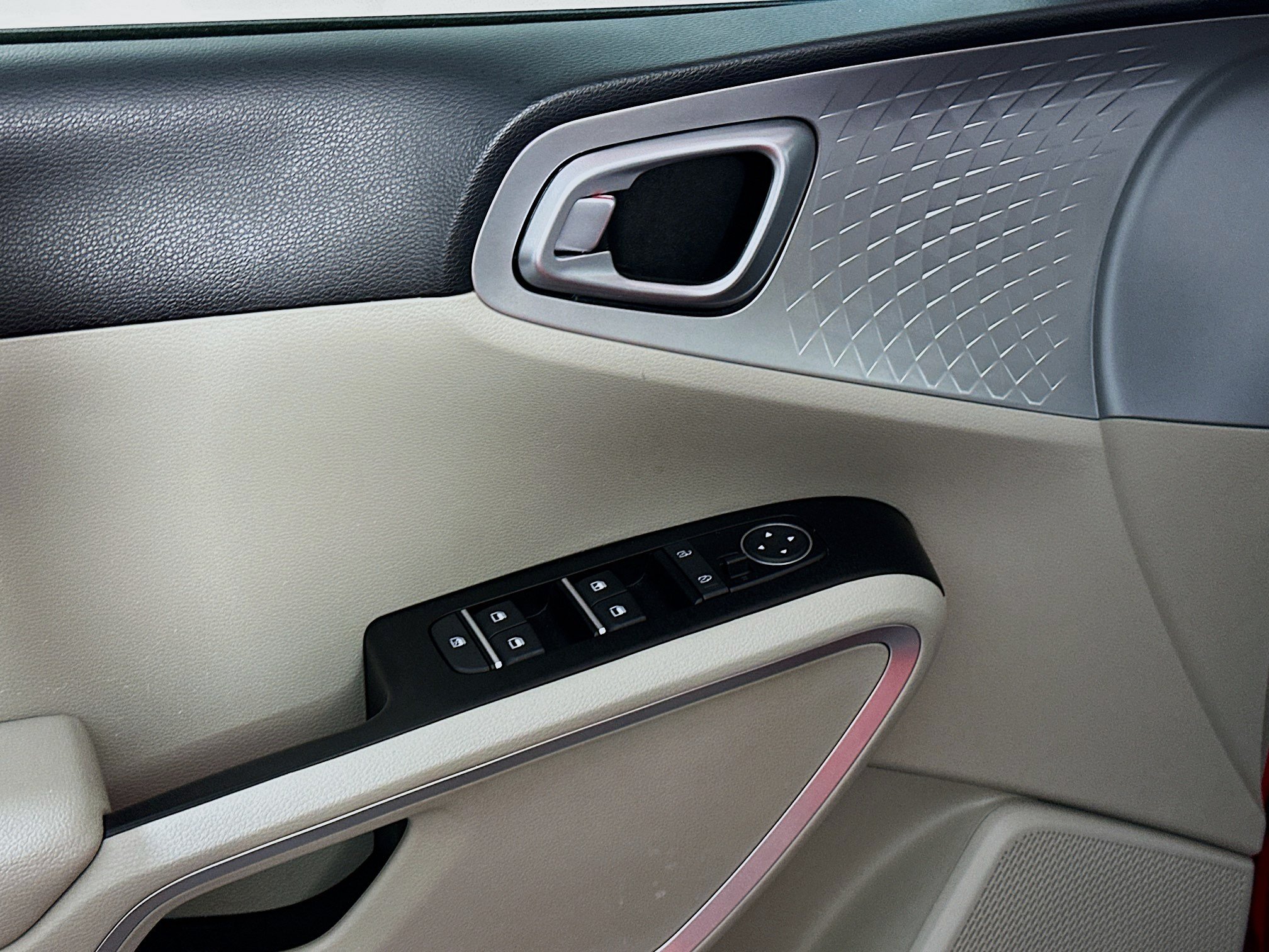 Used 2025 Kia Soul LX w/ LX Technology Package FWD image 15