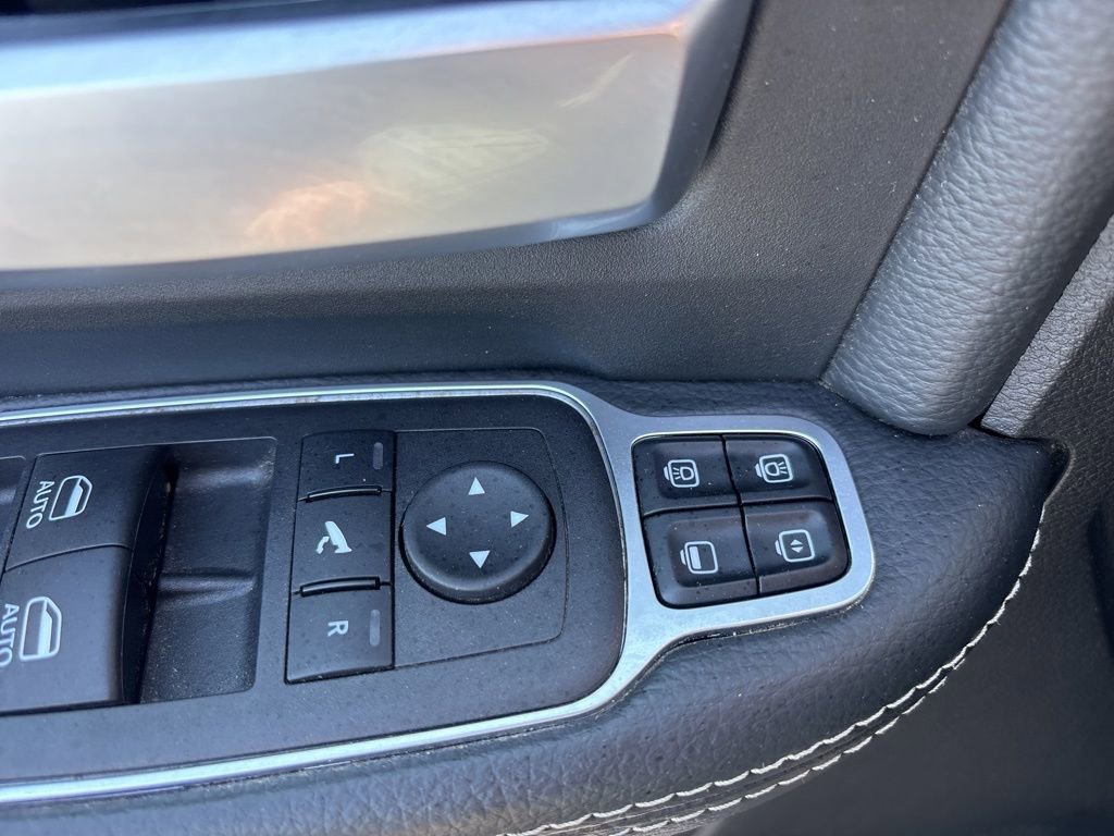 Used 2024 RAM 3500 Big Horn w/ Sport Appearance Package image 21