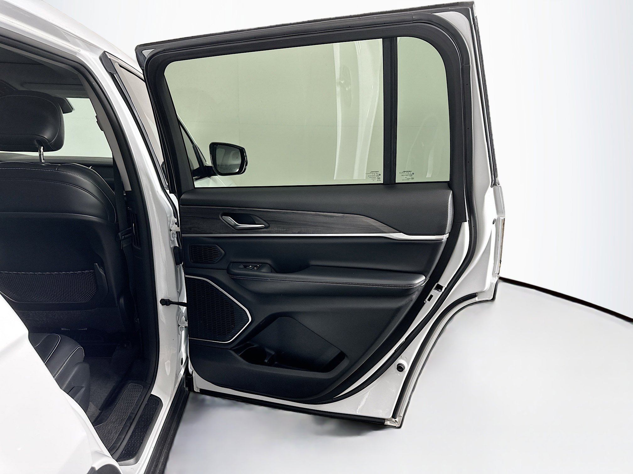 Used 2021 Jeep Grand Cherokee L Limited image 33