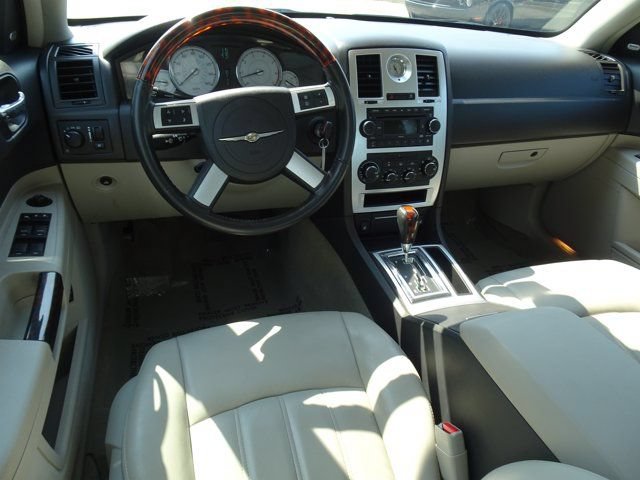 Used 2007 Chrysler 300 C RWD image 13
