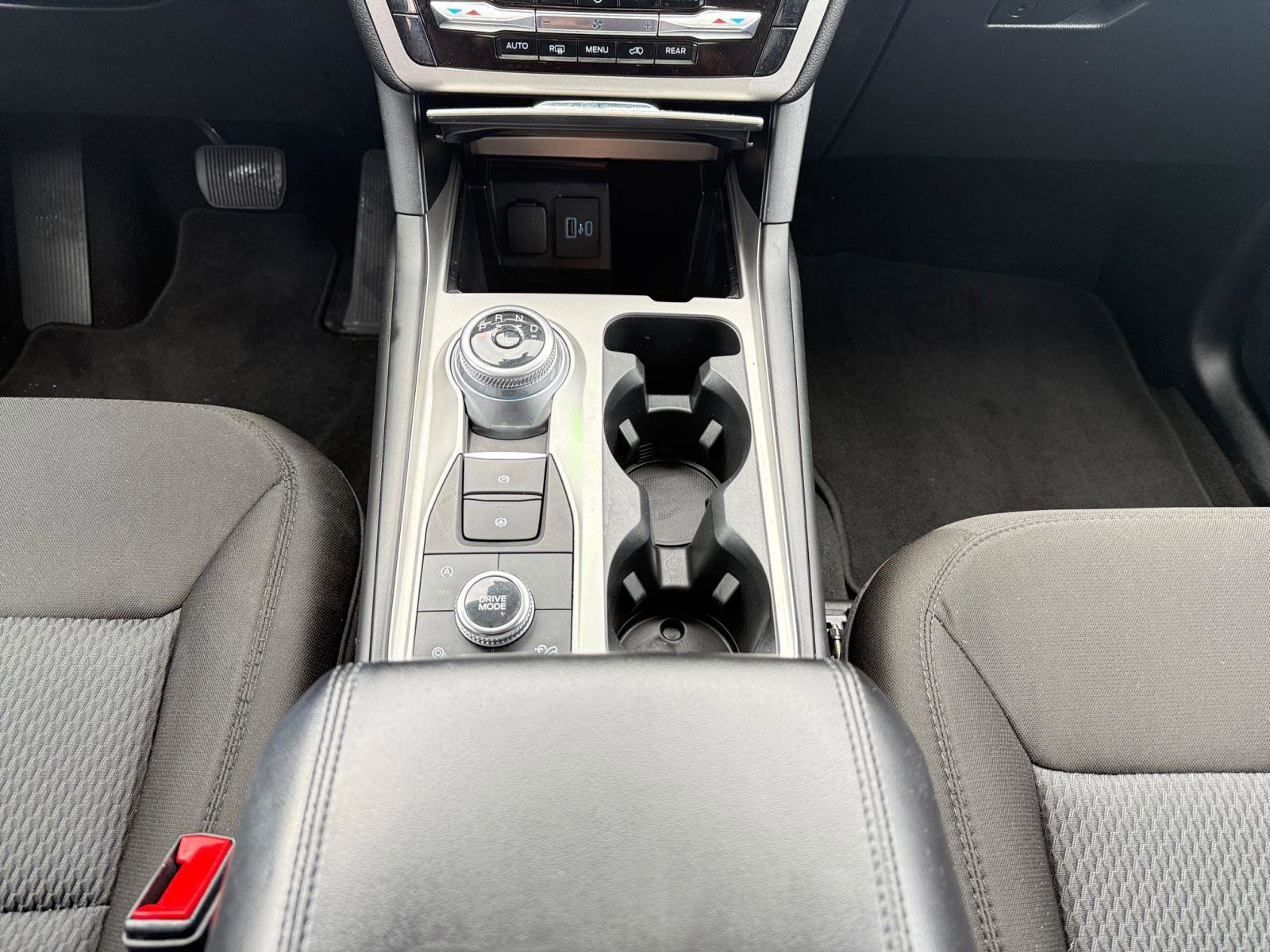 Used 2022 Ford Explorer XLT image 15