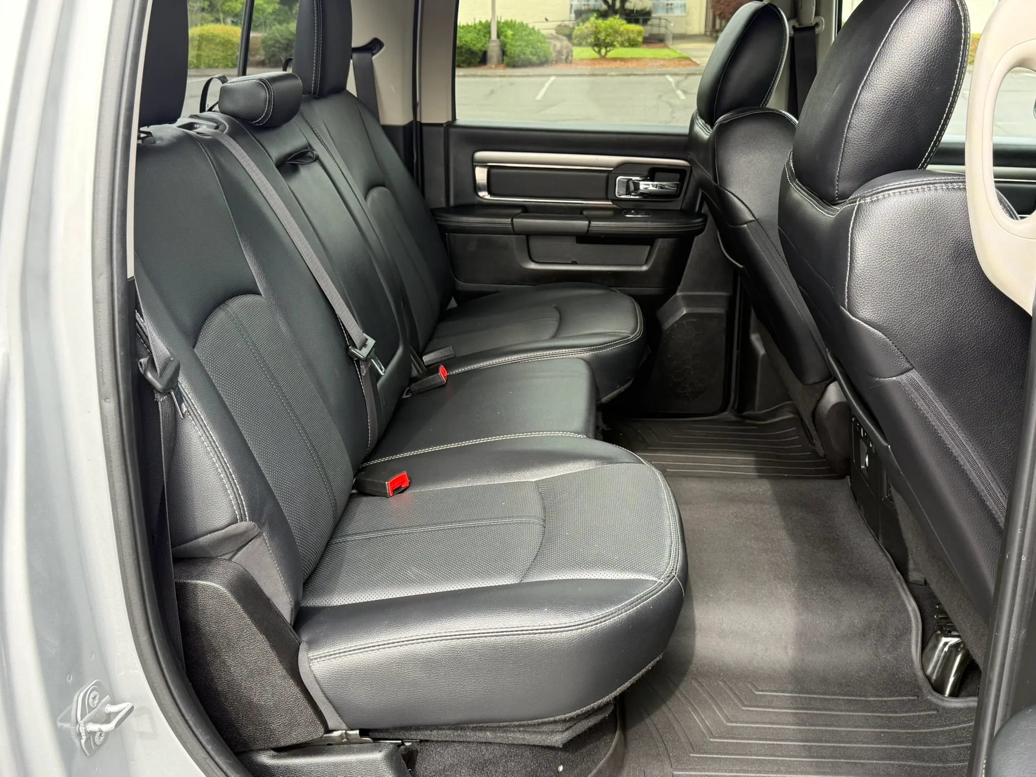 Used 2018 RAM 2500 Laramie w/ Sport Appearance Group AWD/4WD image 24