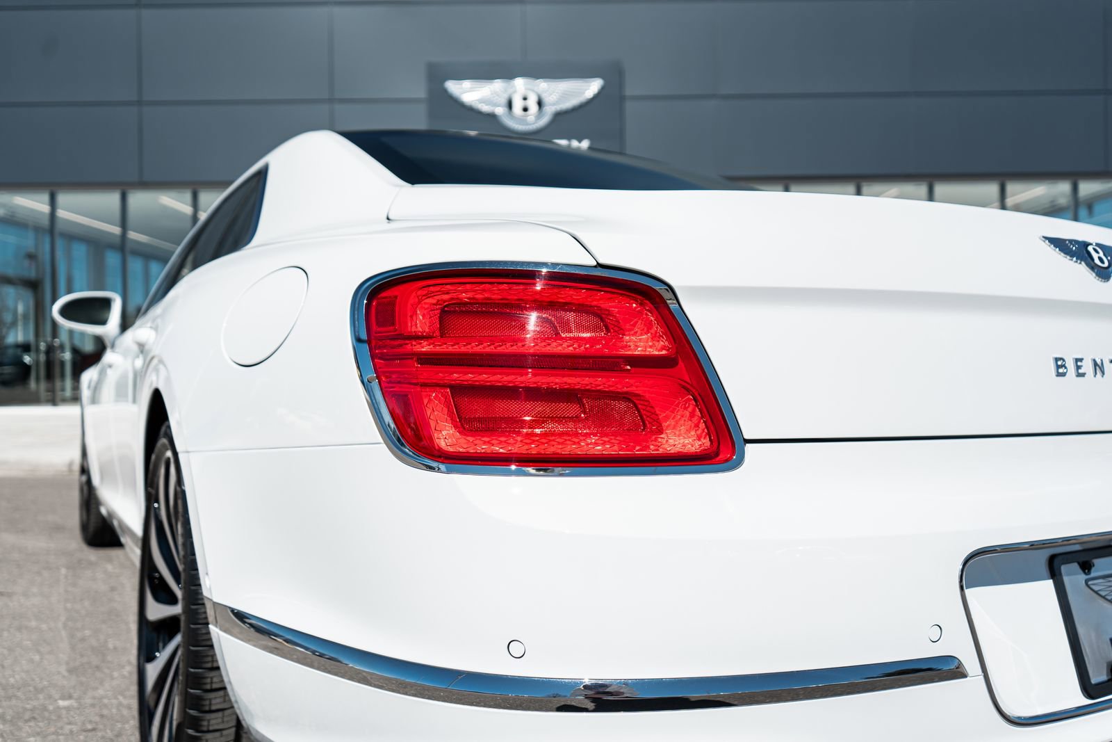 New 2026 Bentley Flying Spur Plug-In Hybrid image 12