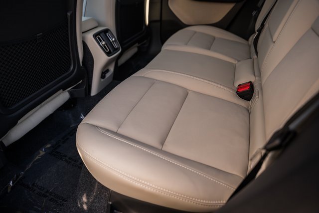 New 2026 Volvo XC40 B5 Ultra w/ Protection Package Premier image 33