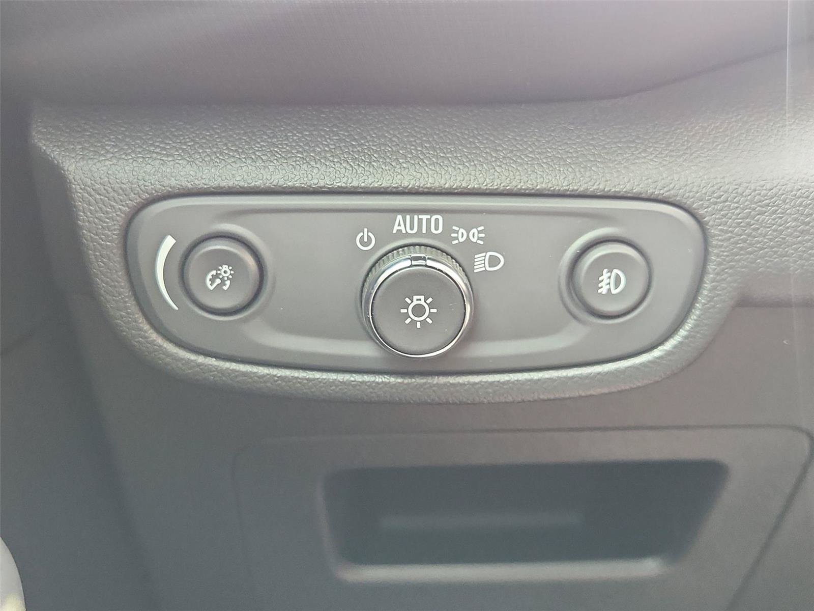Used 2023 Chevrolet TrailBlazer RS FWD image 17