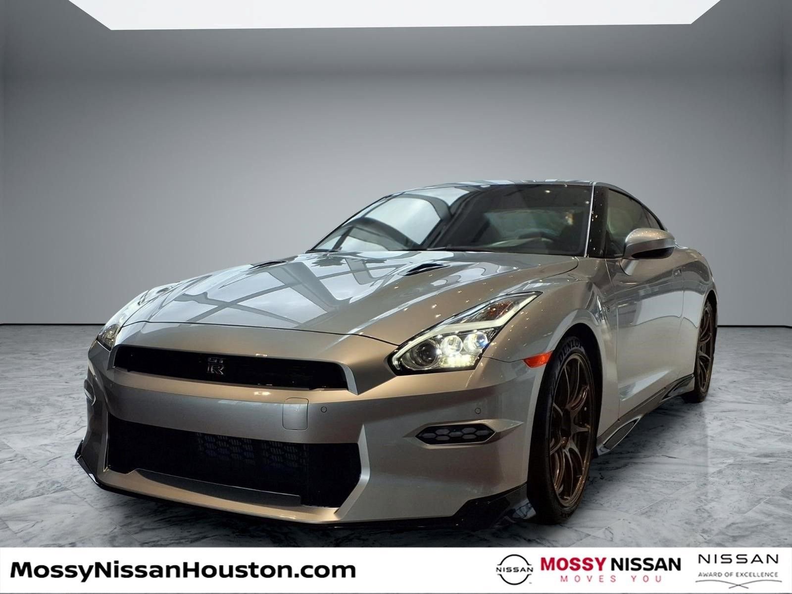 Used 2024 Nissan GT-R w/ Floor Mat Package image 4
