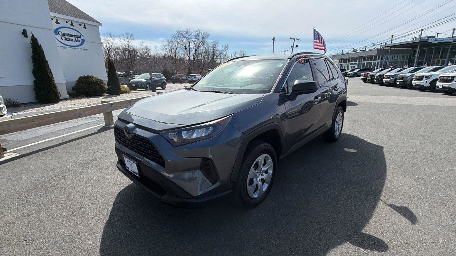 Used 2019 Toyota RAV4 LE image 3