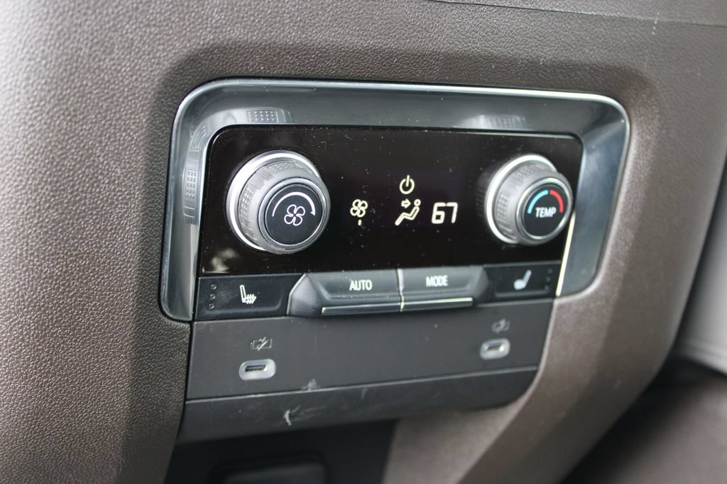 Used 2022 Chevrolet Tahoe LT w/ Luxury Package RWD image 30