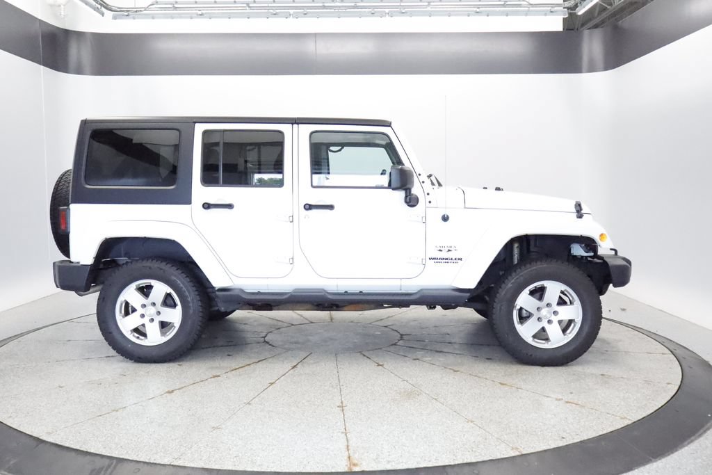 Certified 2017 Jeep Wrangler Unlimited Sahara w/ Connectivity Group AWD/4WD image 8