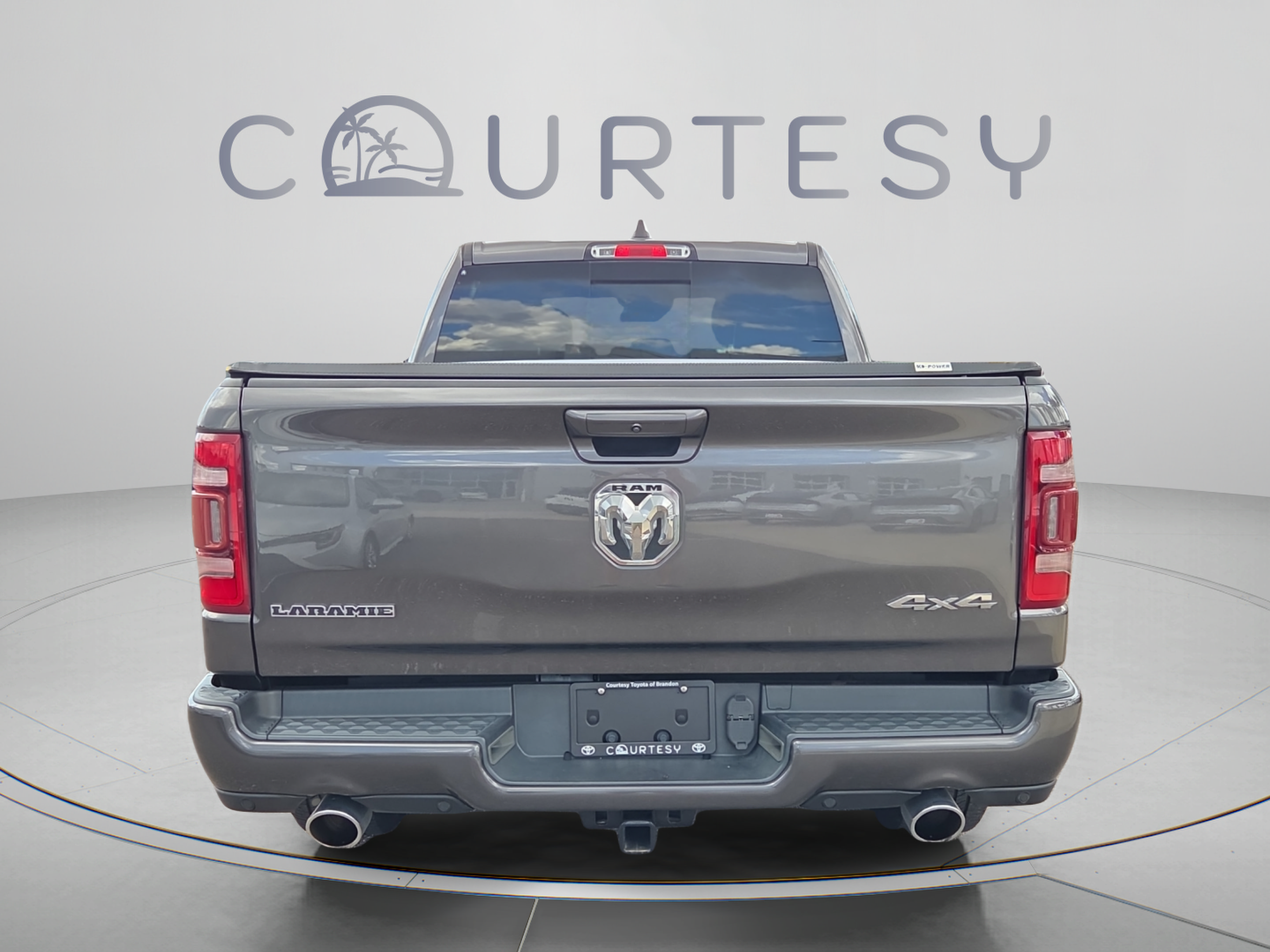 Used 2023 RAM 1500 Laramie AWD/4WD image 4