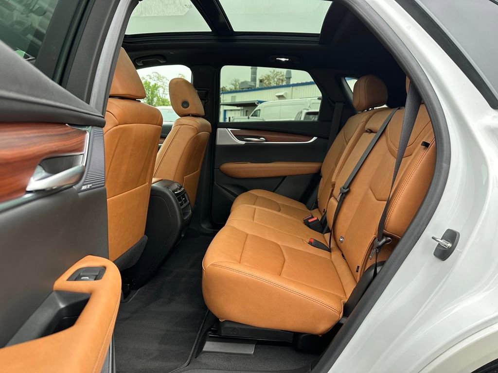 Certified 2023 Cadillac XT5 Premium Luxury w/ Technology Package AWD/4WD image 11