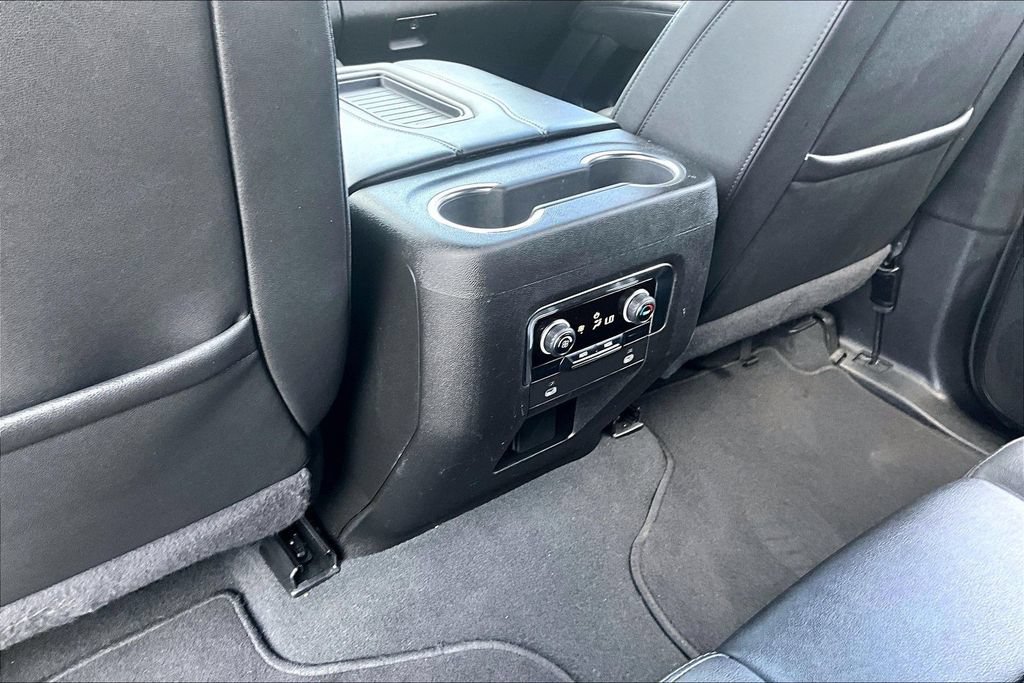 Used 2024 Chevrolet Suburban LT AWD/4WD image 10