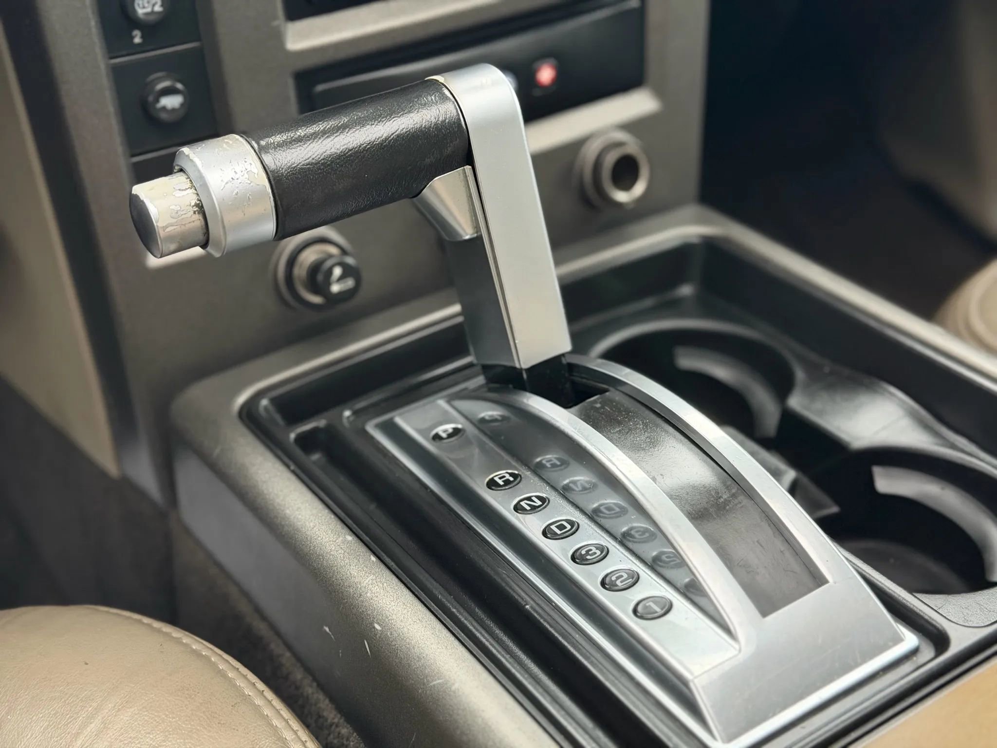 Used 2004 HUMMER H2 w/ Preferred Equipment Group image 34