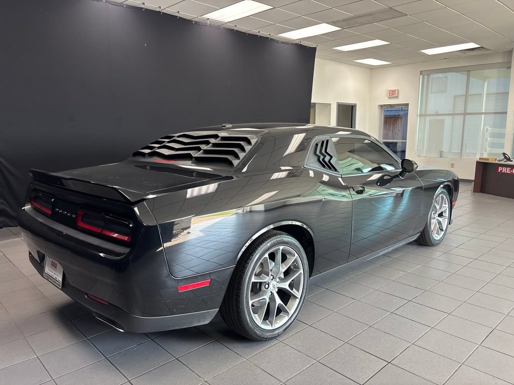 Used 2022 Dodge Challenger GT RWD image 3