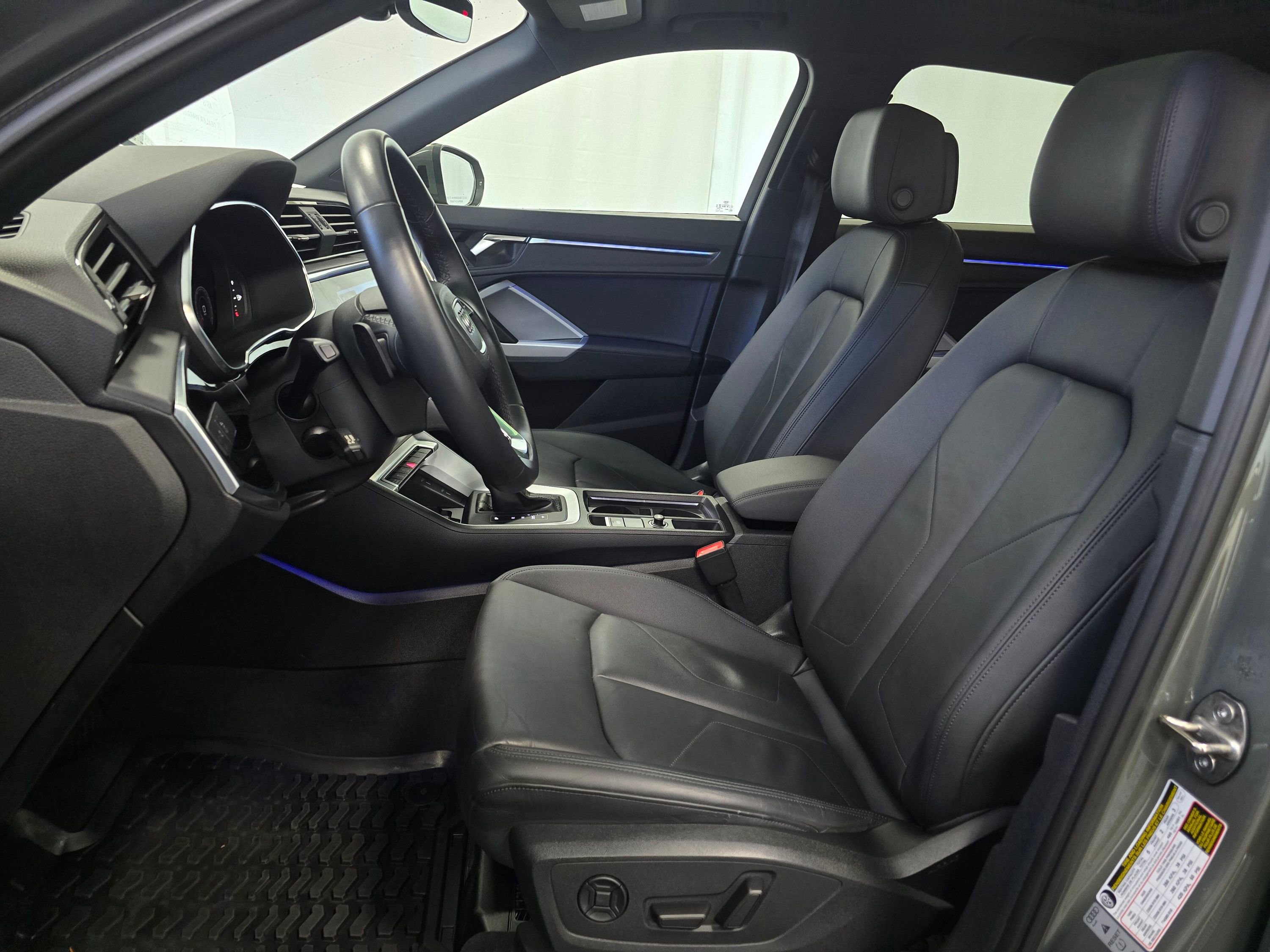 Used 2023 Audi Q3 2.0T Premium Plus w/ Premium Plus Package image 13