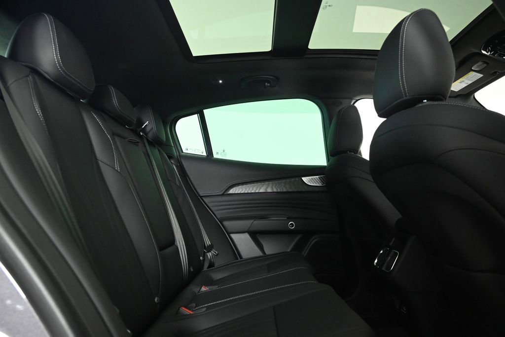 New 2025 Maserati Grecale GT image 16