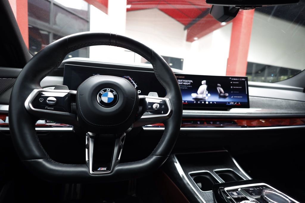 Used 2023 BMW 740i RWD image 21