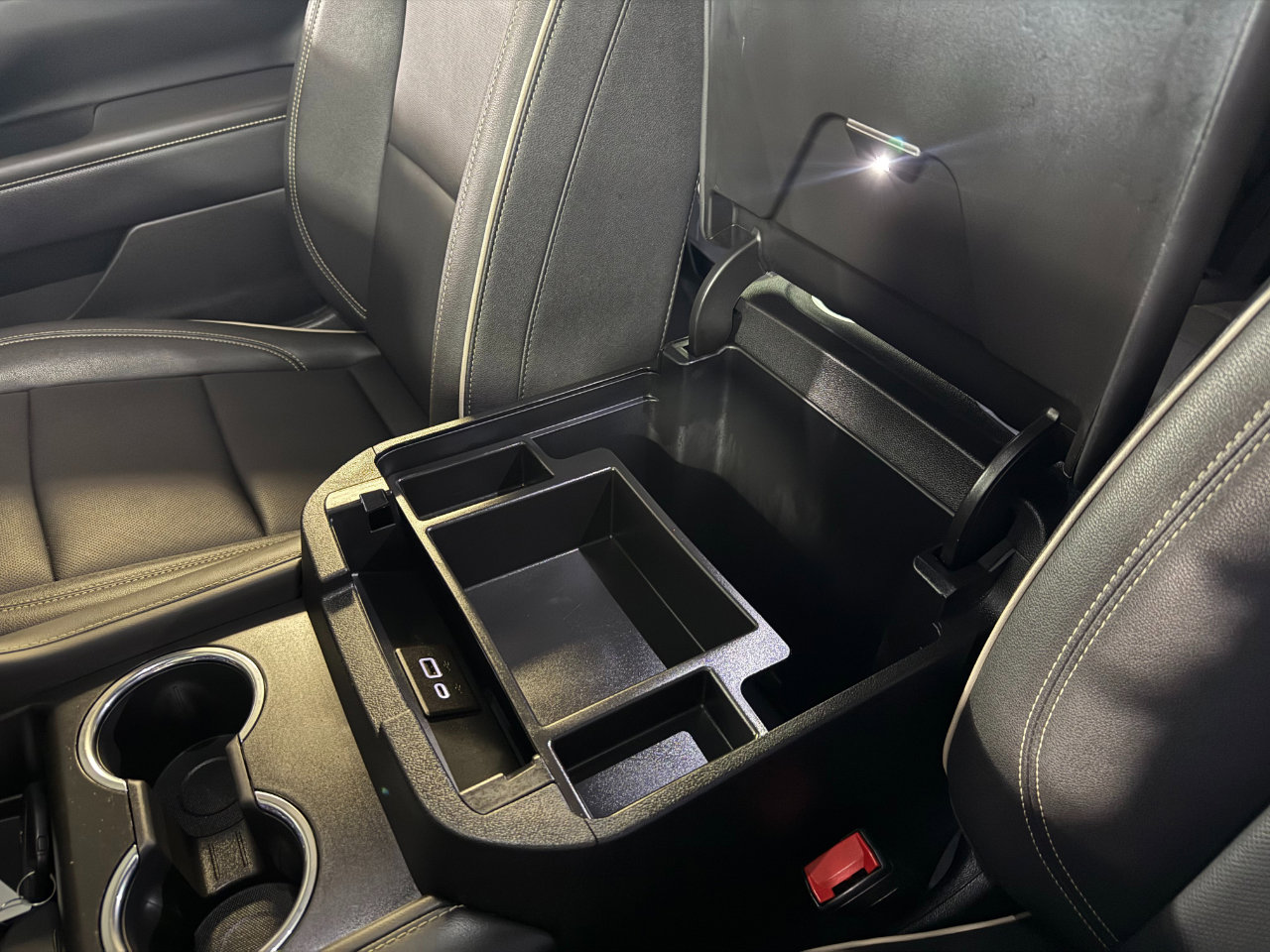 Used 2023 Chevrolet Suburban Premier image 11