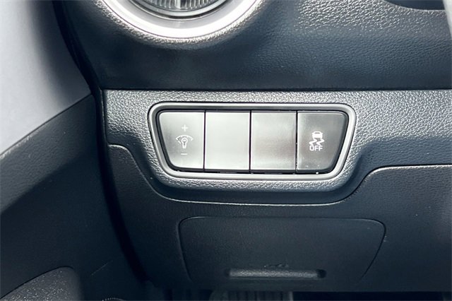 Used 2023 Kia Forte LXS image 34