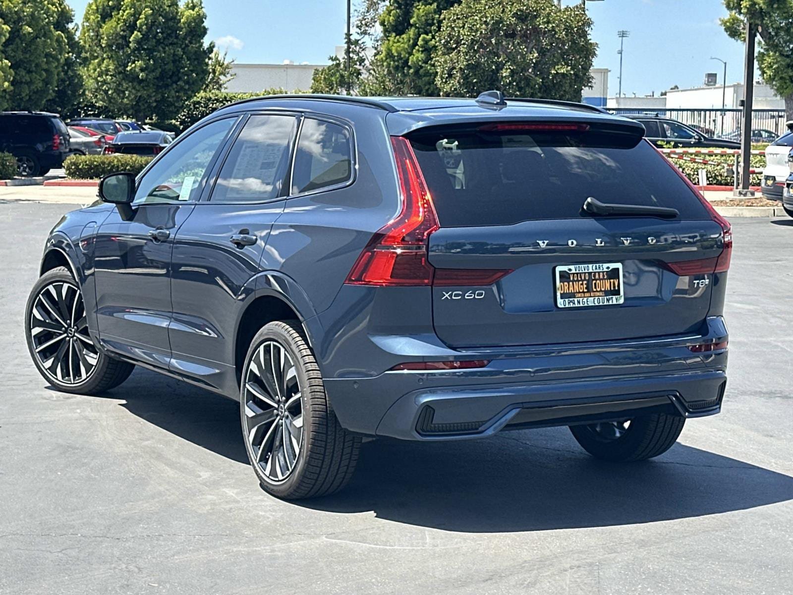New 2026 Volvo XC60 T8 Ultra w/ Protection Package Premier AWD/4WD image 5