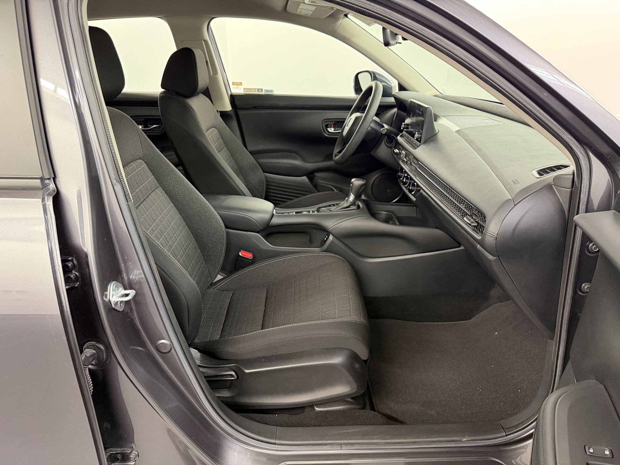 Certified 2024 Honda HR-V LX image 22
