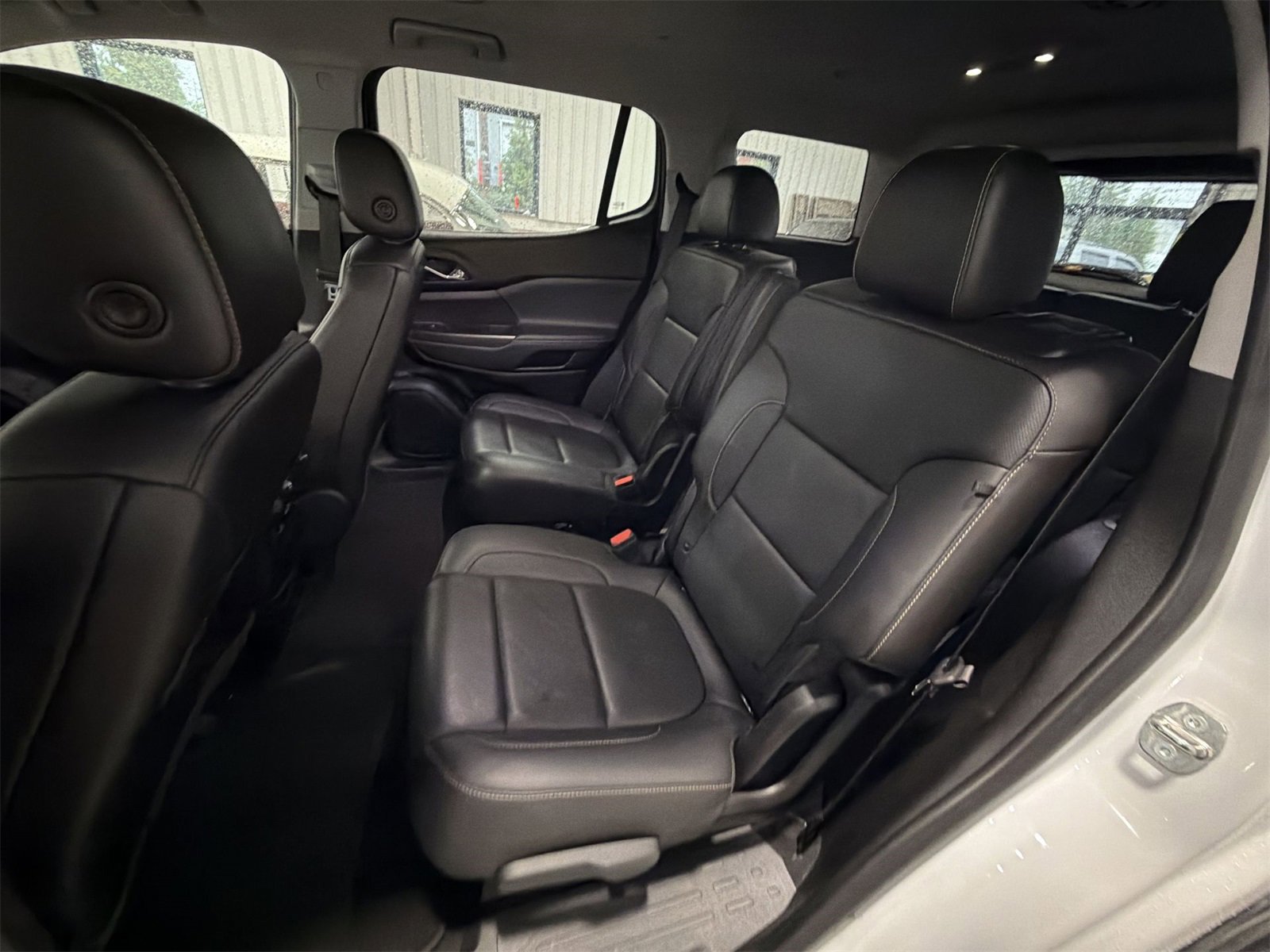 Used 2023 GMC Acadia SLT image 25