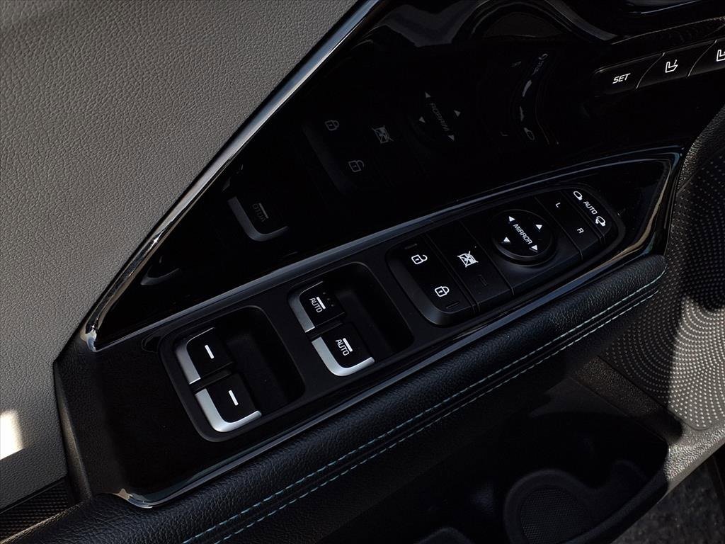 Used 2019 Kia Niro EX Premium w/ Sunroof Package image 18