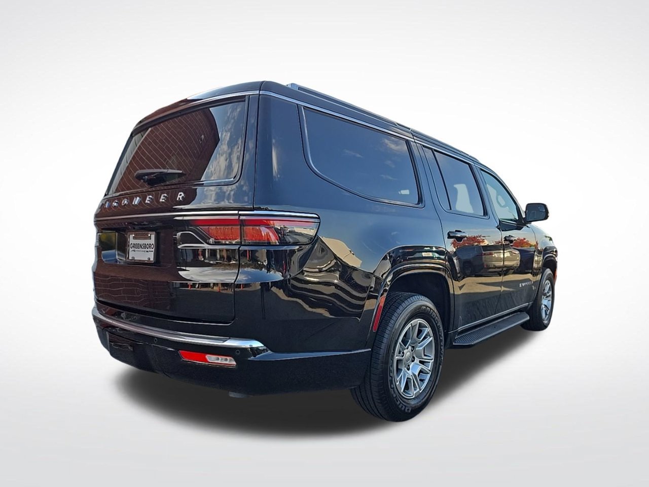 Used 2023 Jeep Wagoneer 4WD image 7