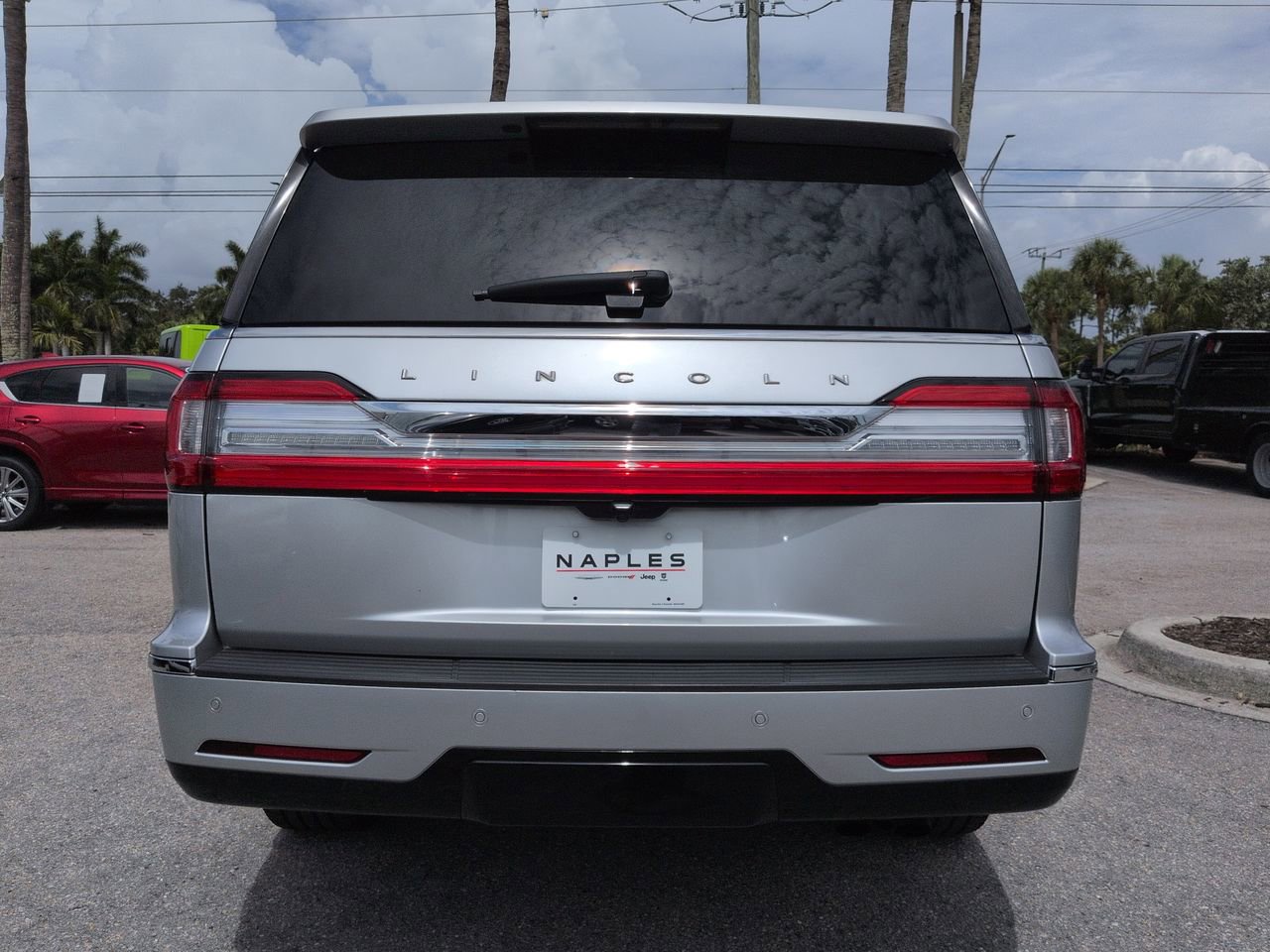Used 2019 Lincoln Navigator Reserve w/ Cargo Package AWD/4WD image 6